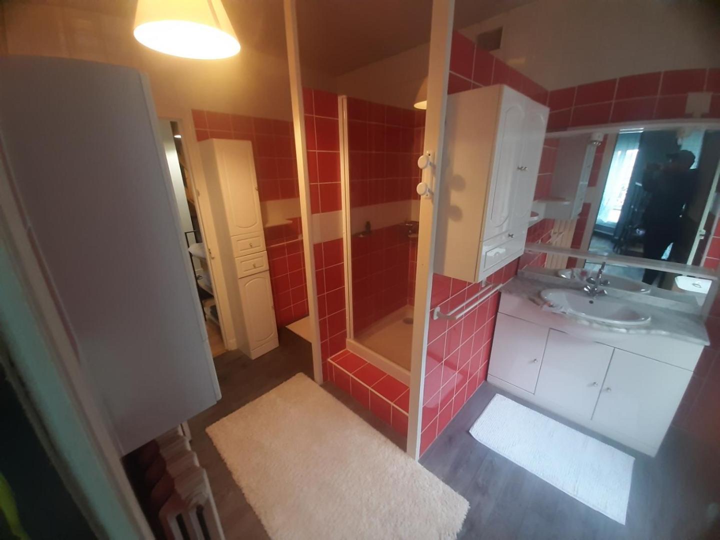 Maison De Ville Au Centre De Fismes Kültér fotó